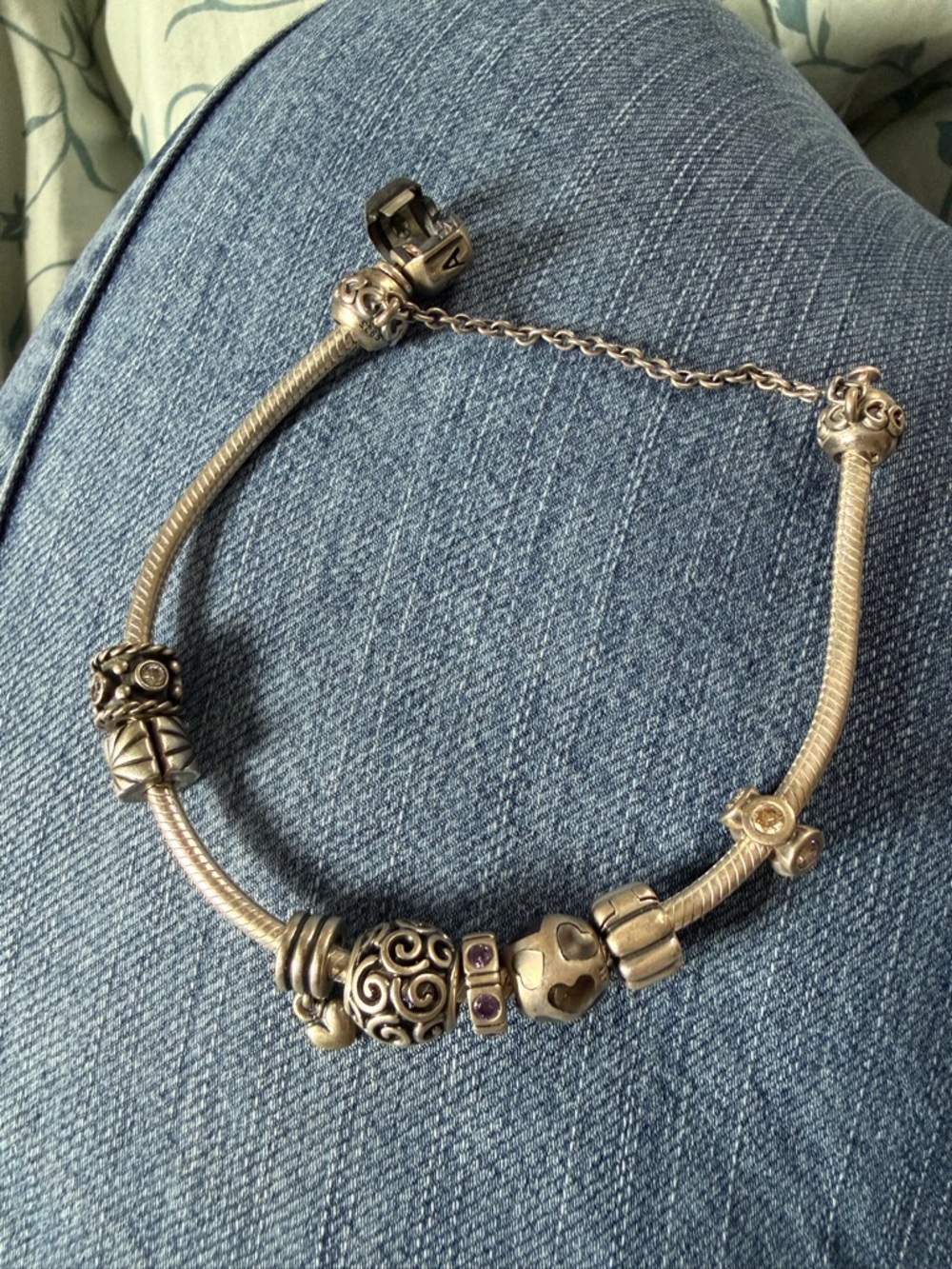 8 inch long silver pandora bracelet with 9 charms/extras - Picture 3 of 6